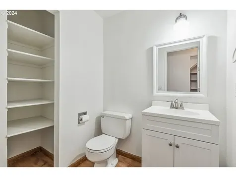 10545 SW Del Monte Drive Portland OR 97224