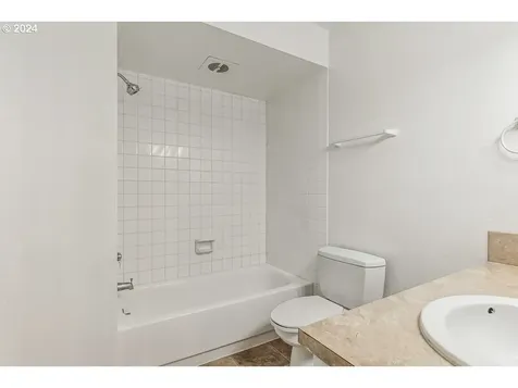 10545 SW Del Monte Drive Portland OR 97224