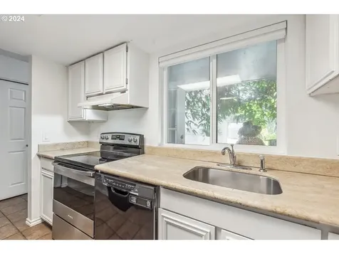 10545 SW Del Monte Drive Portland OR 97224