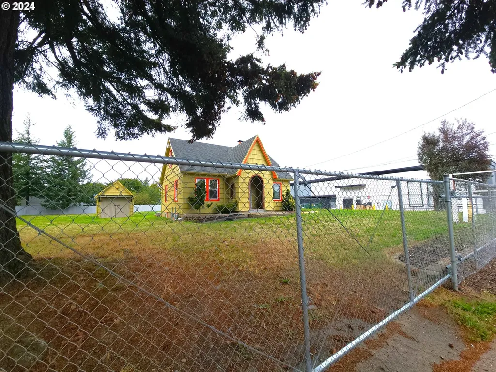 17905 NE Glisan Street Portland OR 97230