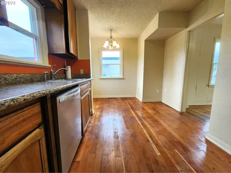 17905 NE Glisan Street Portland OR 97230