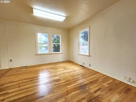 17905 NE Glisan Street Portland OR 97230