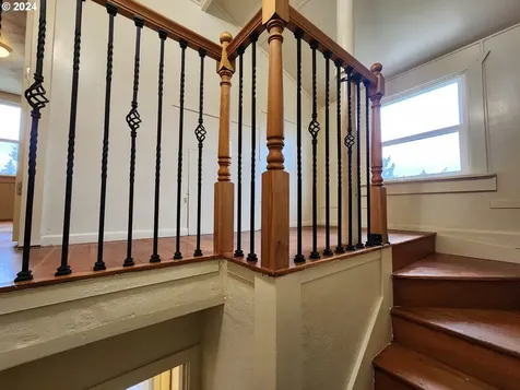 17905 NE Glisan Street Portland OR 97230