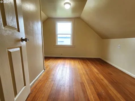17905 NE Glisan Street Portland OR 97230