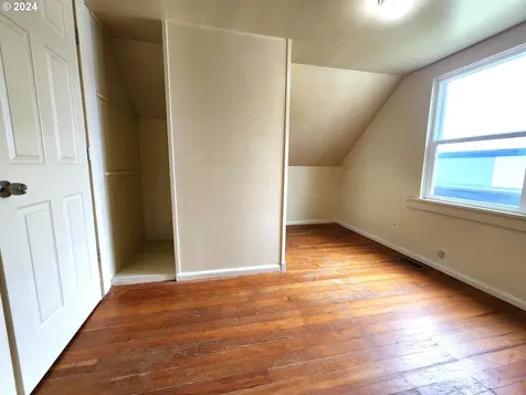 17905 NE Glisan Street Portland OR 97230