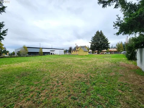 17905 NE Glisan Street Portland OR 97230