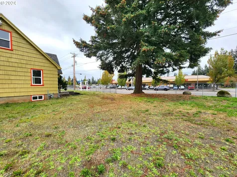17905 NE Glisan Street Portland OR 97230