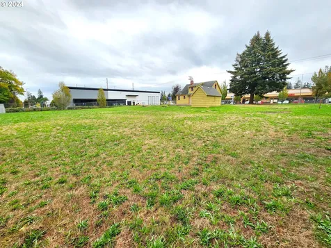 17905 NE Glisan Street Portland OR 97230