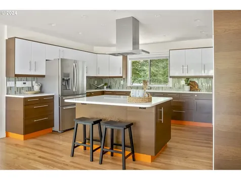 6545 SE Yamhill Court Portland OR 97215