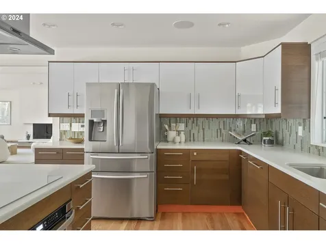 6545 SE Yamhill Court Portland OR 97215