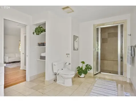 6545 SE Yamhill Court Portland OR 97215