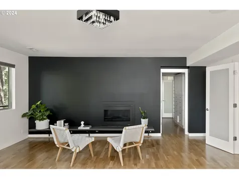 6545 SE Yamhill Court Portland OR 97215
