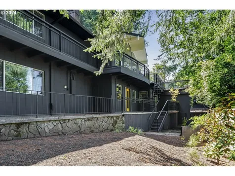 6545 SE Yamhill Court Portland OR 97215
