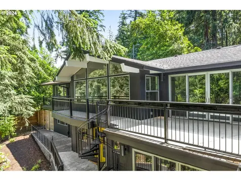 6545 SE Yamhill Court Portland OR 97215
