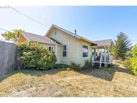 810 D Street Coos Bay OR 97420