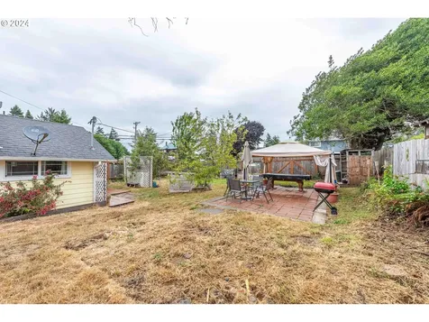 810 D Street Coos Bay OR 97420