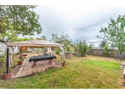 810 D Street Coos Bay OR 97420