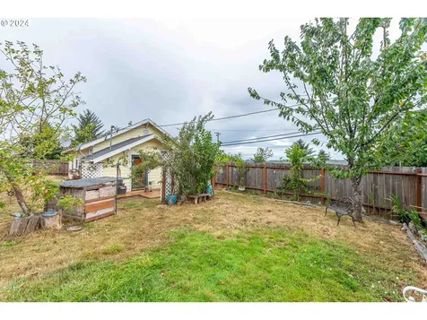 810 D Street Coos Bay OR 97420