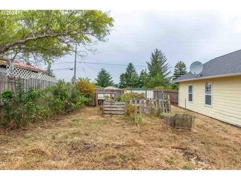 810 D Street Coos Bay OR 97420