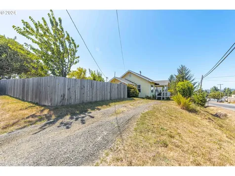 810 D Street Coos Bay OR 97420