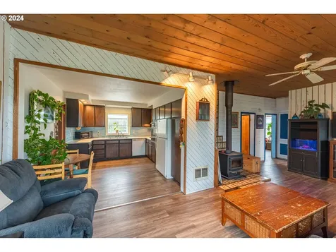 810 D Street Coos Bay OR 97420