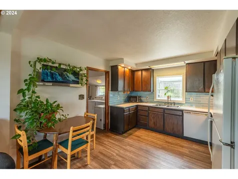 810 D Street Coos Bay OR 97420