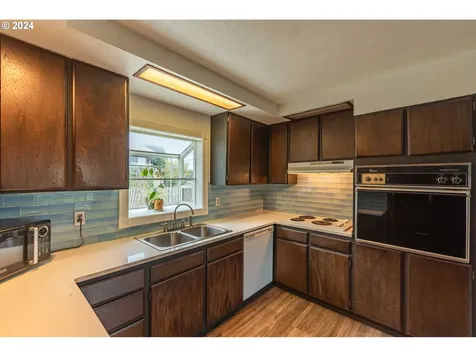 810 D Street Coos Bay OR 97420