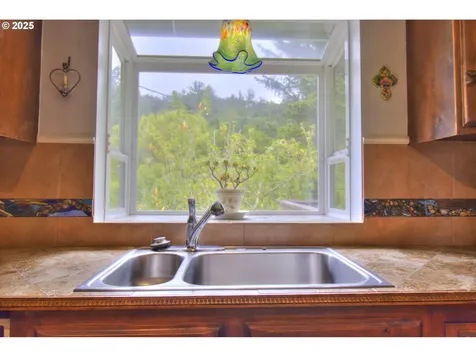 30333 Driftwood Drive Gold Beach OR 97444