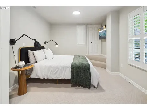 11061 S Esquiline Avenue Portland OR 97219