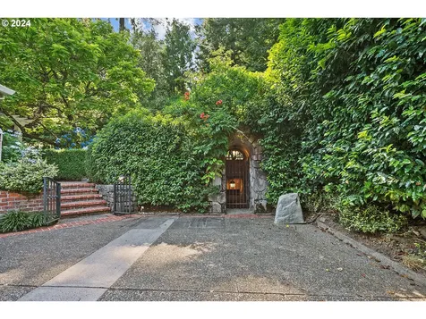 11061 S Esquiline Avenue Portland OR 97219