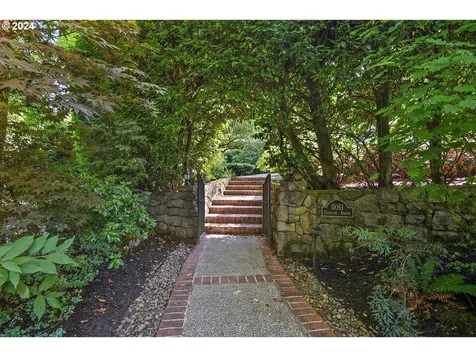 11061 S Esquiline Avenue Portland OR 97219