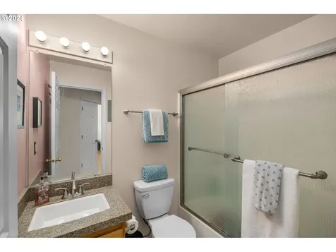 9223 Sw Claridge Drive Portland OR 97223