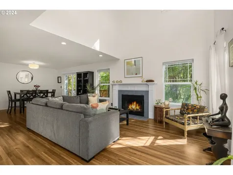 9223 Sw Claridge Drive Portland OR 97223