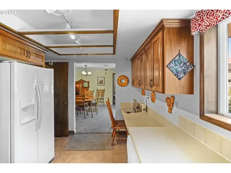 1395 Vanderbeck Lane Woodburn OR 97071