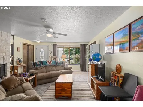 1395 Vanderbeck Lane Woodburn OR 97071