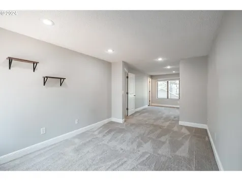 7020 Debbie Court Gladstone OR 97027
