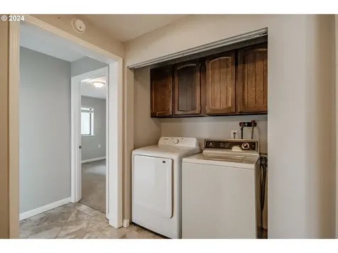 7020 Debbie Court Gladstone OR 97027
