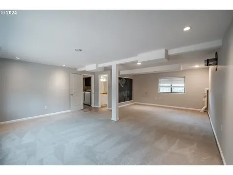 7020 Debbie Court Gladstone OR 97027