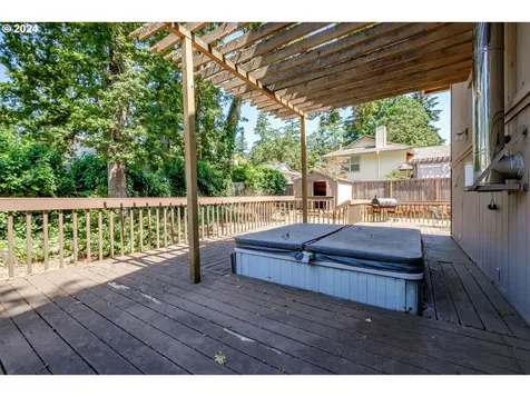 7020 Debbie Court Gladstone OR 97027