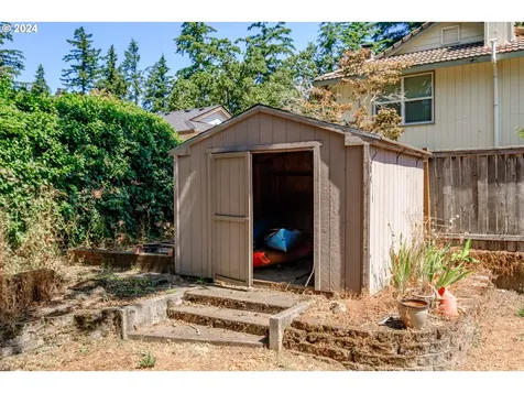7020 Debbie Court Gladstone OR 97027