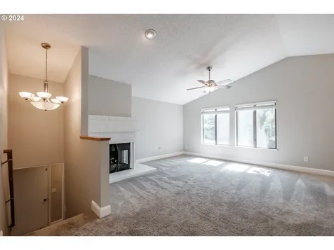 7020 Debbie Court Gladstone OR 97027
