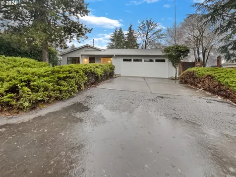 11543 NE Knott Street Portland OR 97220