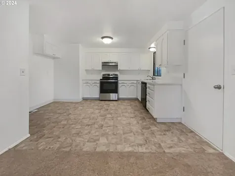 11543 NE Knott Street Portland OR 97220