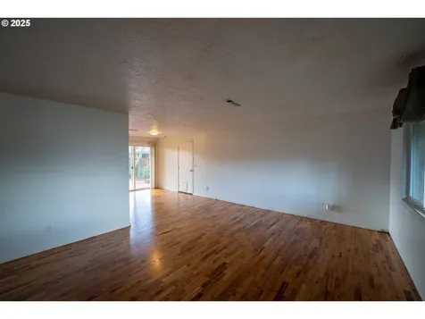 202 Corcoran Lane Central Point OR 97502