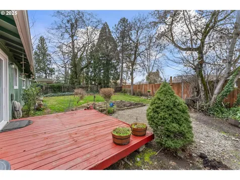 202 Corcoran Lane Central Point OR 97502