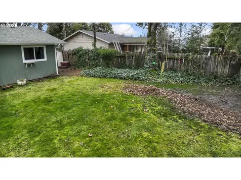 202 Corcoran Lane Central Point OR 97502