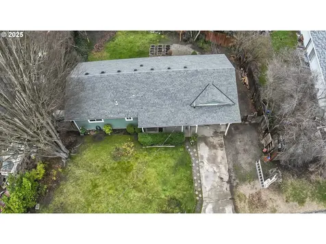 202 Corcoran Lane Central Point OR 97502