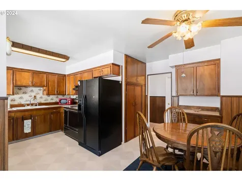 5811 Se Knight Street Portland OR 97206