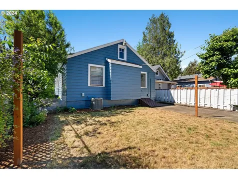 5811 Se Knight Street Portland OR 97206