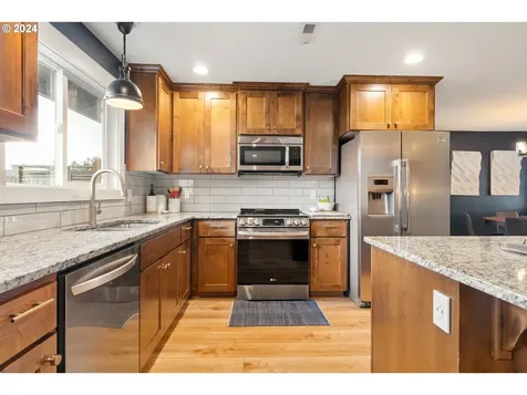 630 N Dahlia Place Canby OR 97013